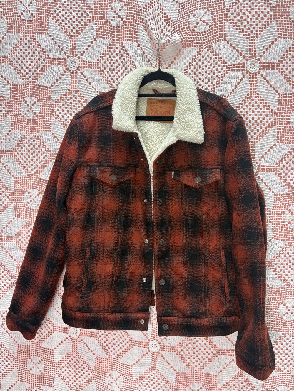 Levi’s Sherpa-Lined Plaid Trucker Jacket – Size L